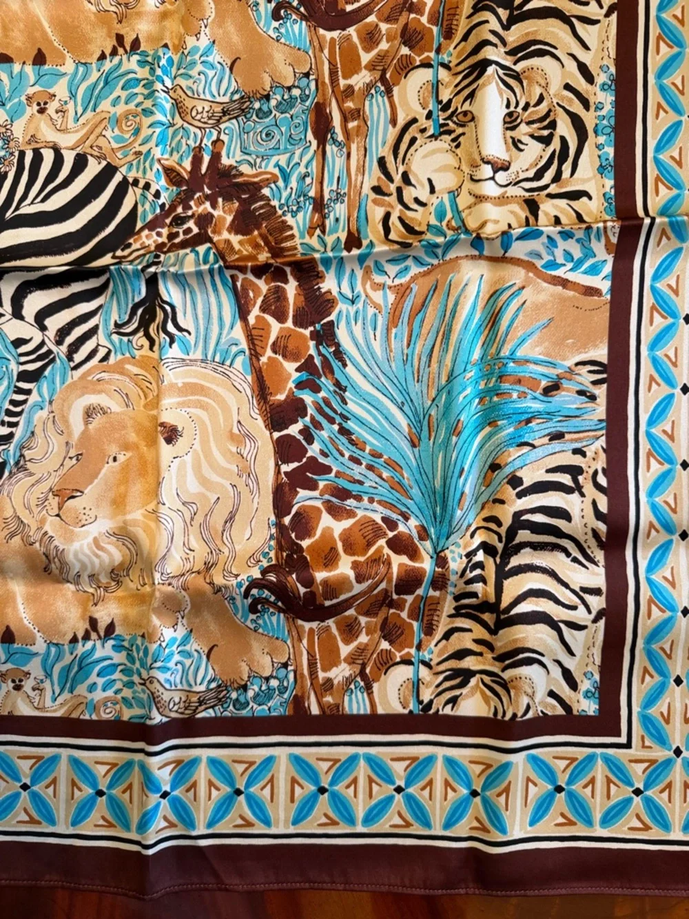 NWT Rare Lilly Pulitzer Lilly’s Zoo Silk Scarf Club Lilly Exclusive - Picture 8 of 14